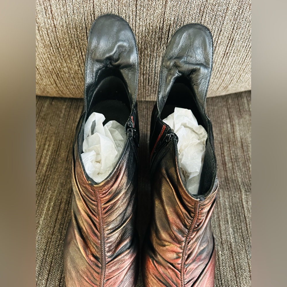 Papucei Ladies Size 40 Distressed Leather Ankle Boot - Picture 2 of 10